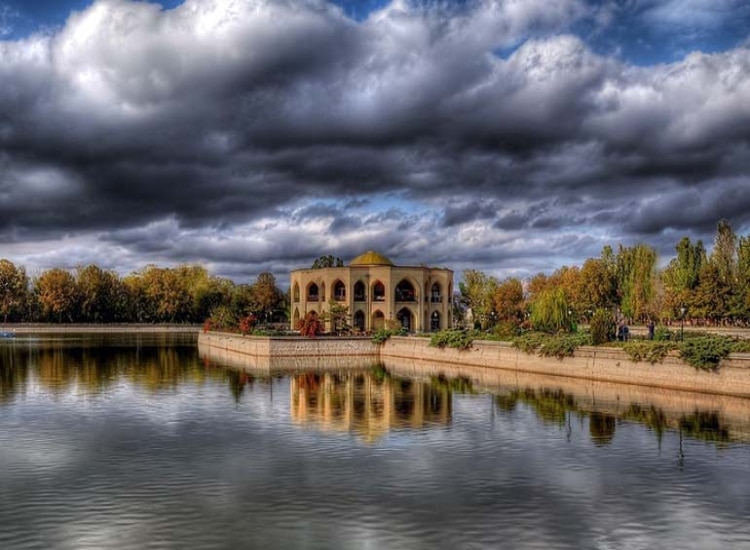 کجا سوئیت اجاره کنیم؟ راهنمای اقامت کوتاه‌مدت در تهران و تبریز